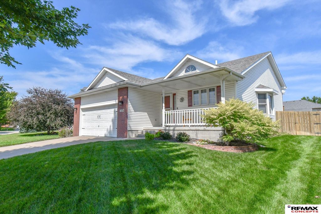 1636 Blackhawk Drive, Lincoln