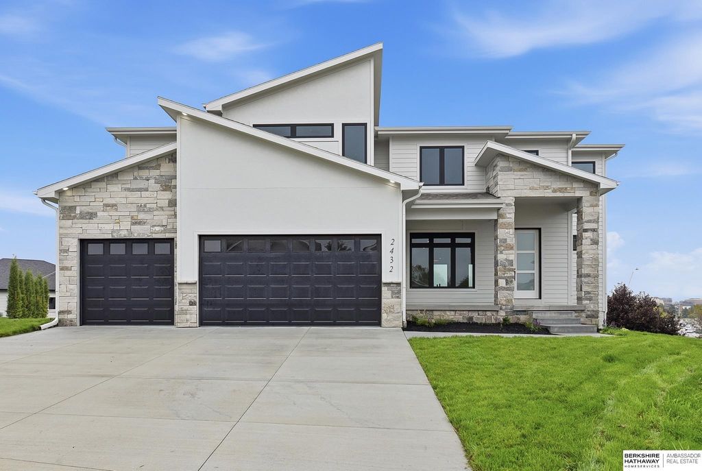 2432 S 182nd Circle, Omaha