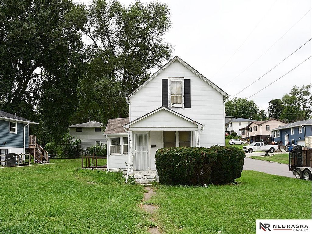 7114 N 39th Street, Omaha