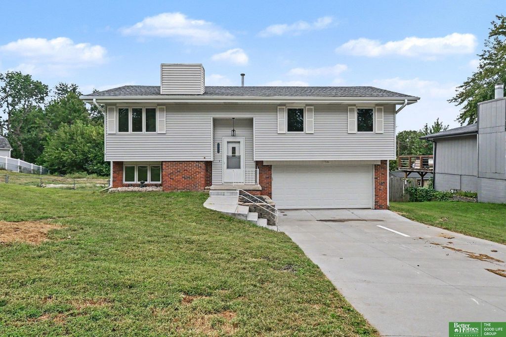 10529 Nicholas Street, Omaha