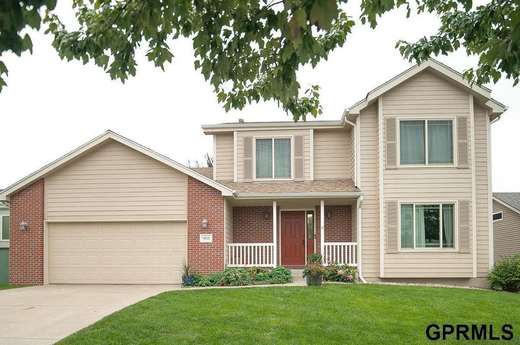 1833 Spring Meadow Drive, Lincoln