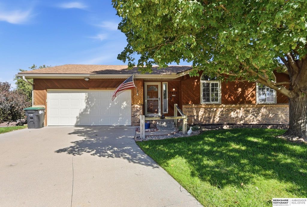 5927 S 136th Circle, Omaha