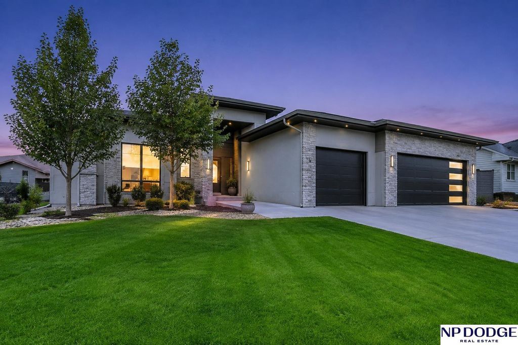 21060 Joseph Street, Elkhorn