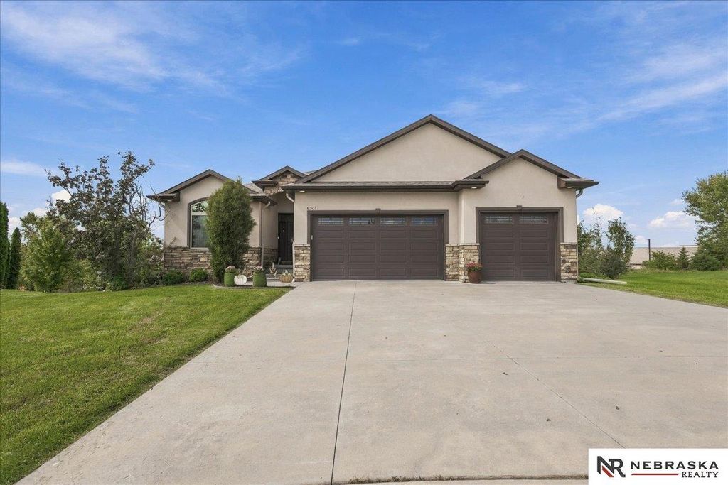 6301 Artisan Court, Lincoln