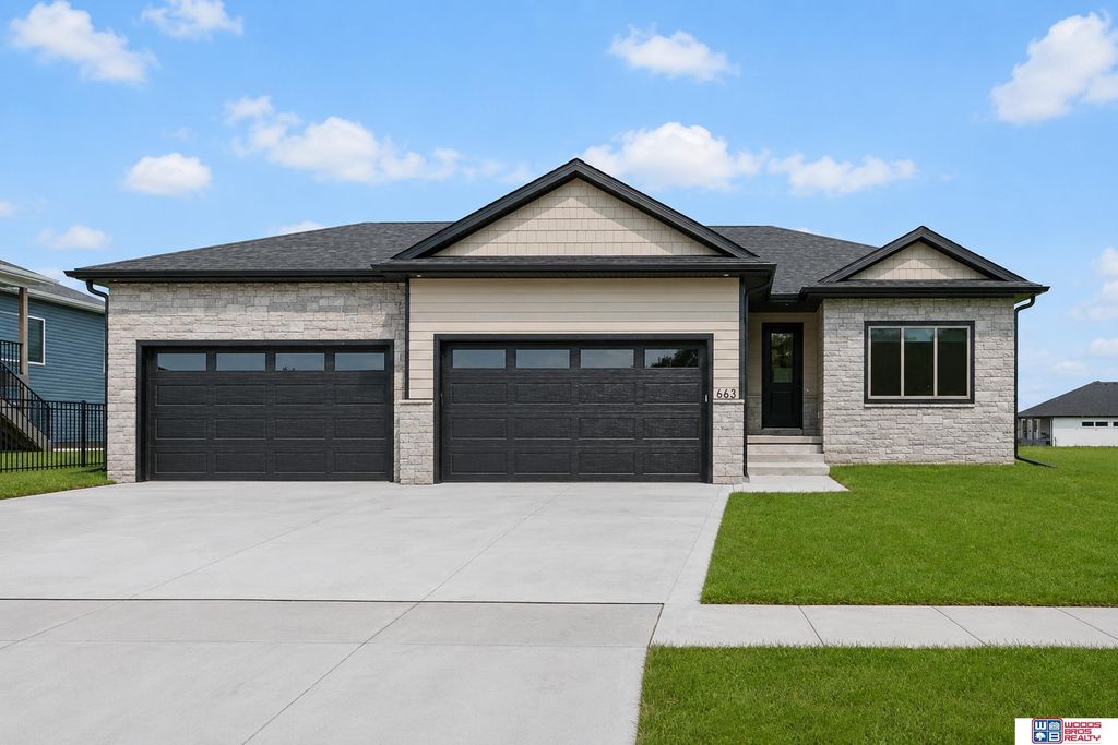 663 Eloise Avenue, Lincoln