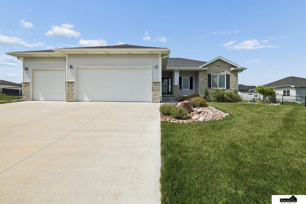 1426 E 9th Street, Hickman