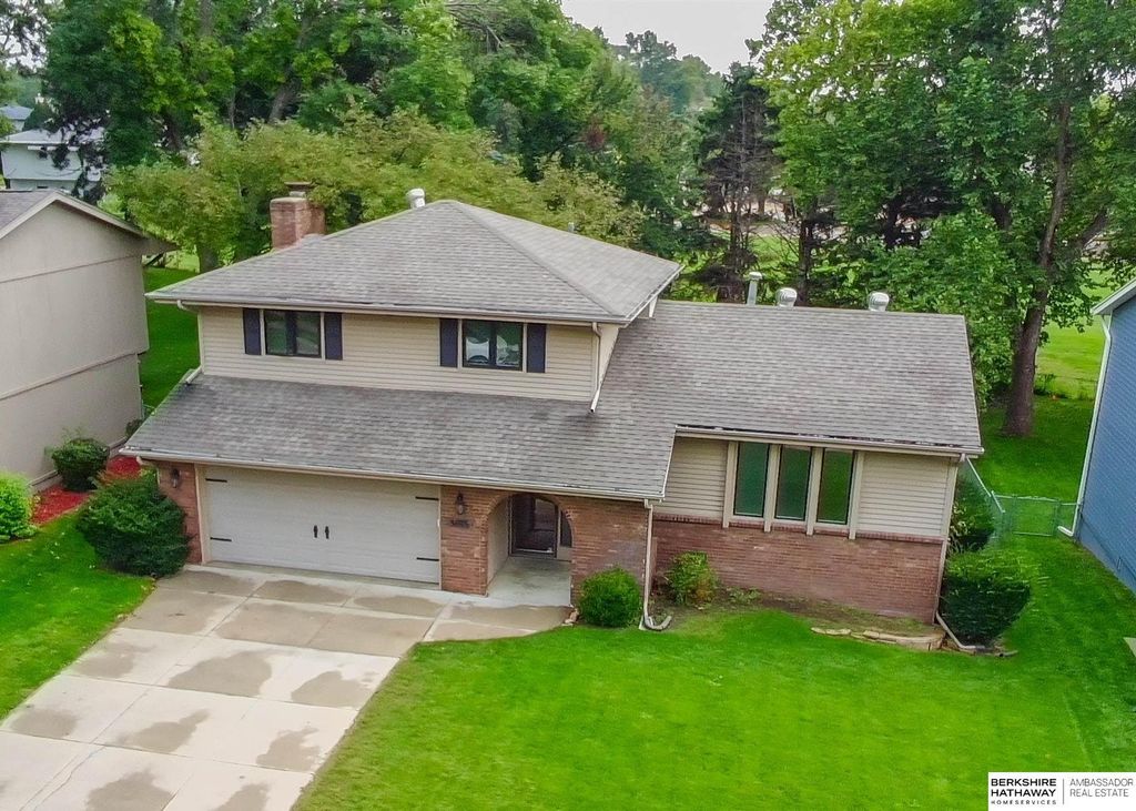 5815 S 104th Avenue, Omaha