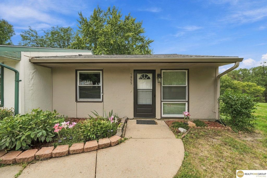 5855 Wolff Lane, Lincoln