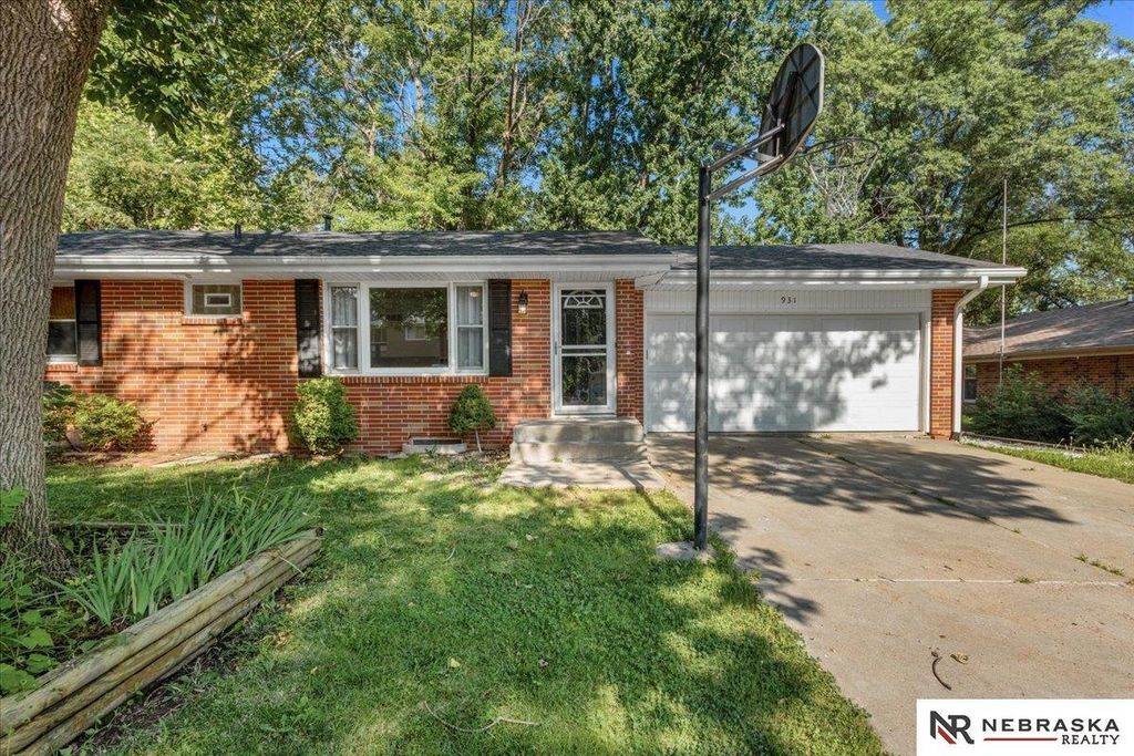 931 Rosewood Drive, Lincoln