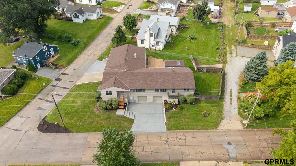 5512 Woodlawn Avenue, Ralston