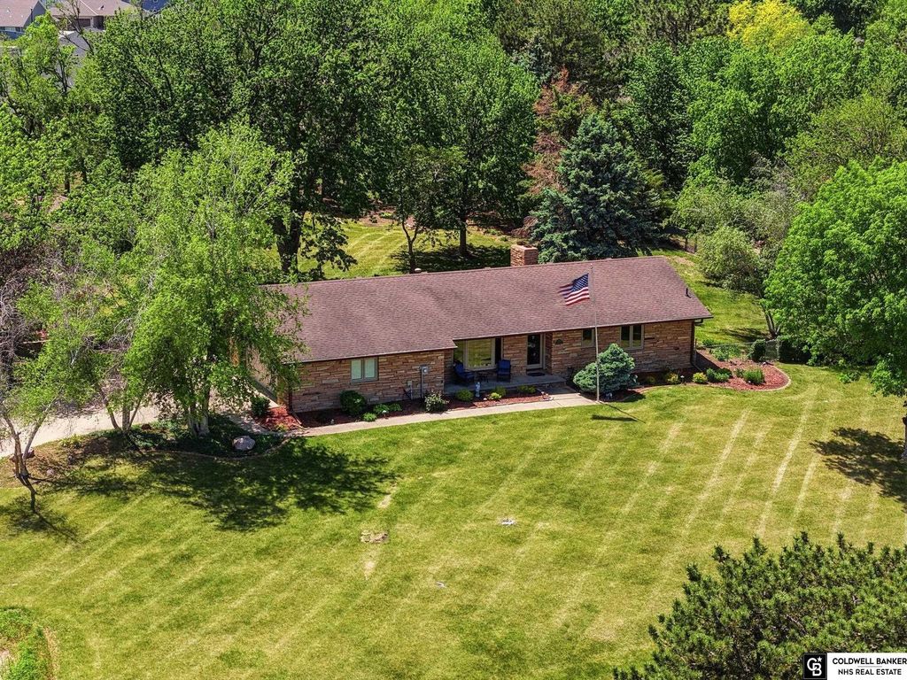 1221 Beechcraft Road, Lincoln