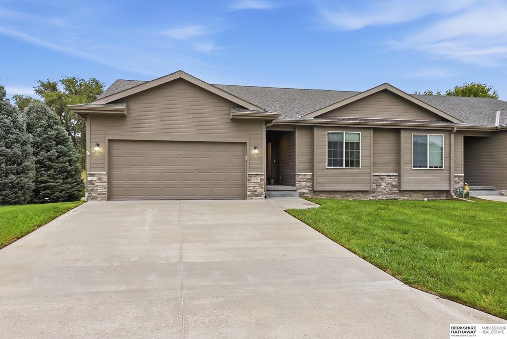 3034 Lakeside Drive, Plattsmouth