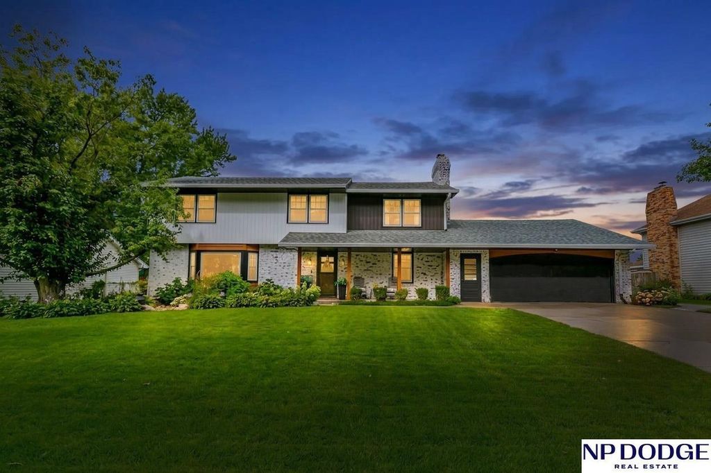 836 S 131 Avenue, Omaha