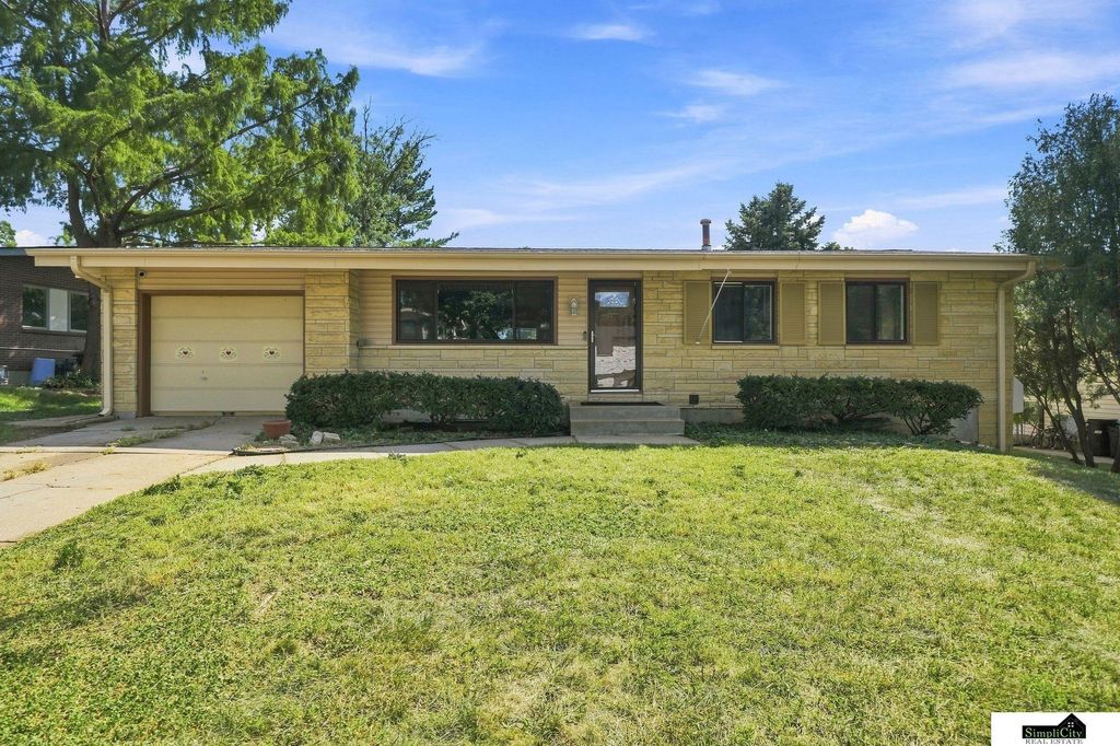 8135 Sanborn Drive, Lincoln