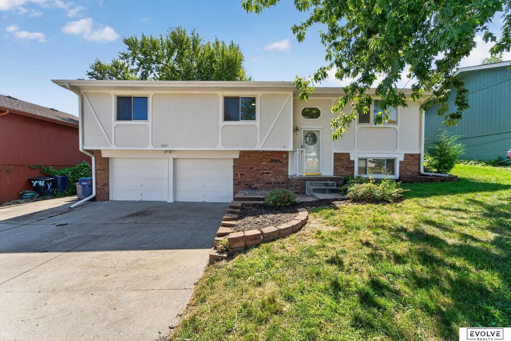 2103 Whitted Drive, Bellevue