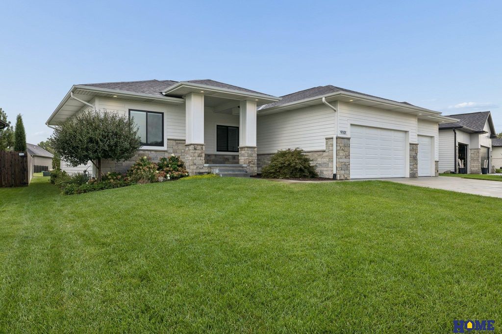 9101 Rock River Road, Lincoln