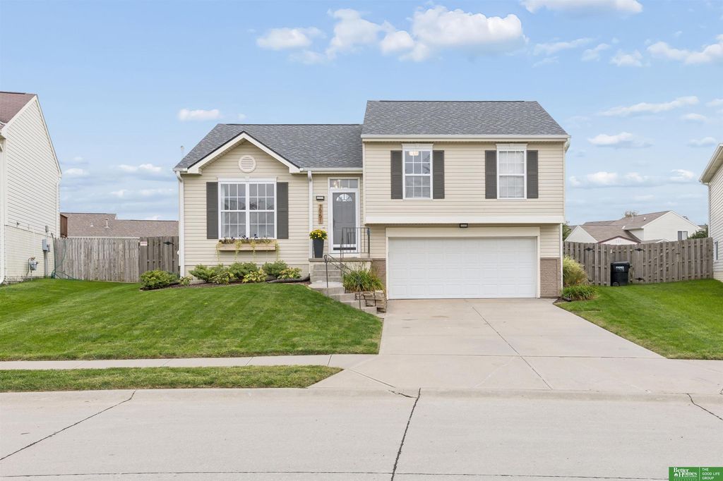 7951 S 157 Avenue, Omaha