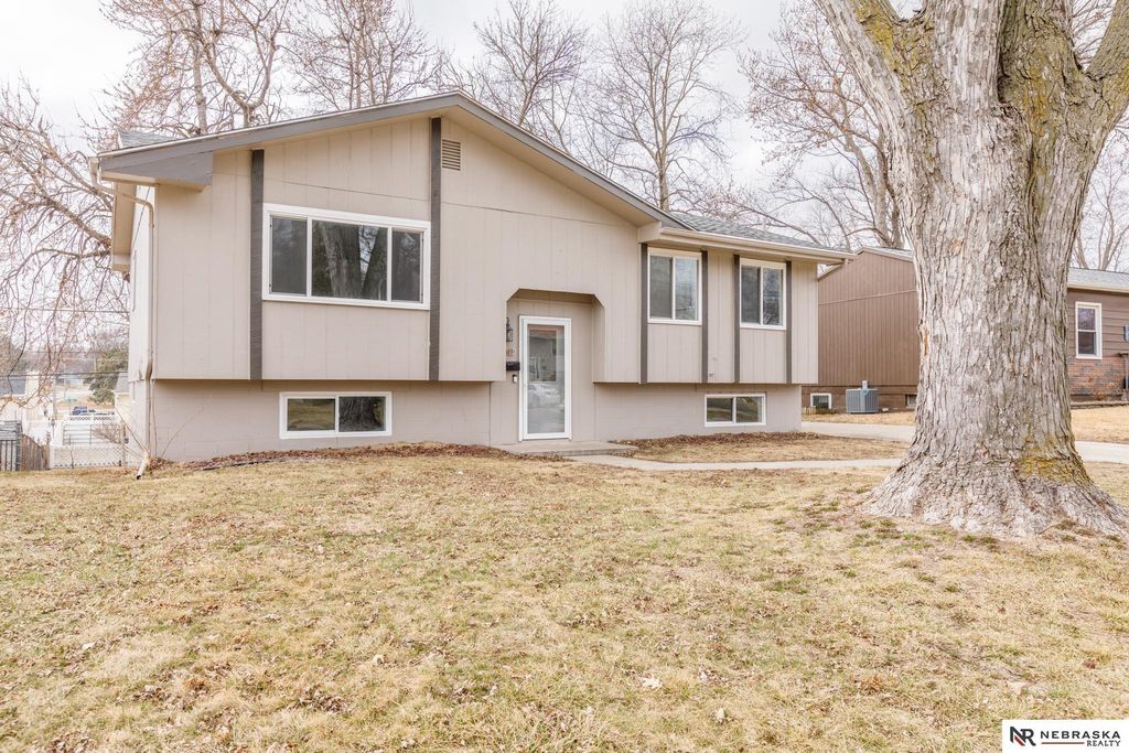 7611 Teal Street, La Vista