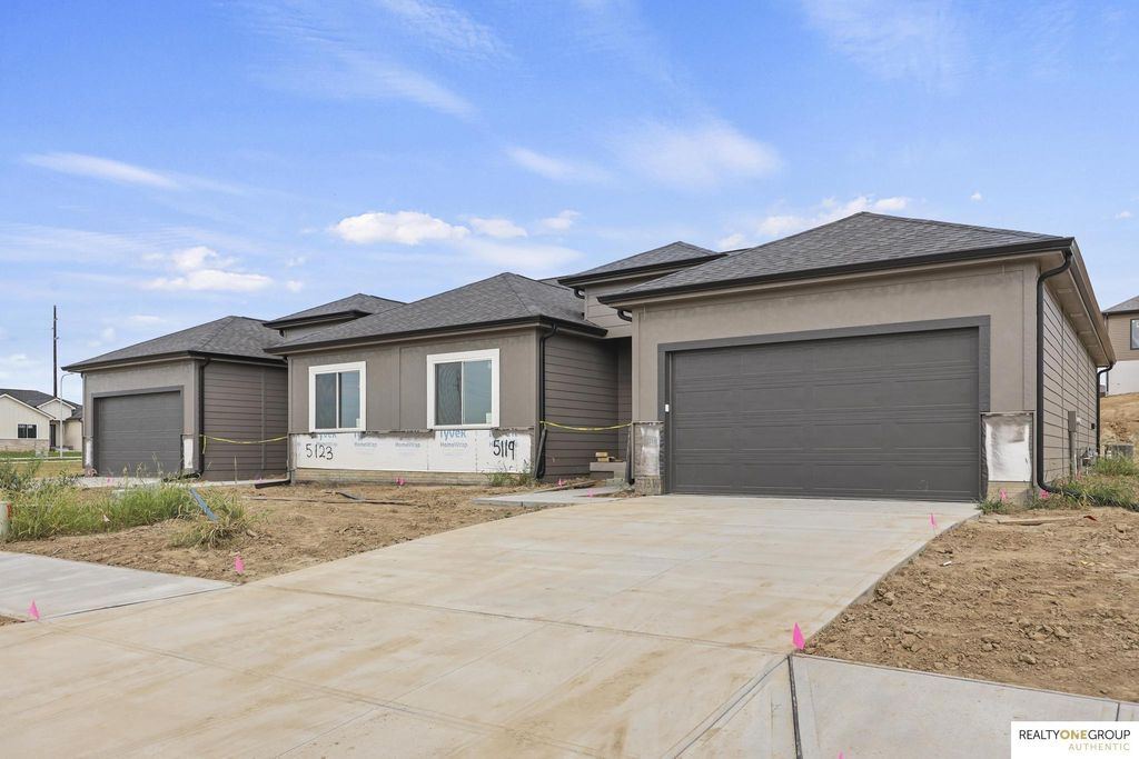 5123 N 213th Street, Elkhorn