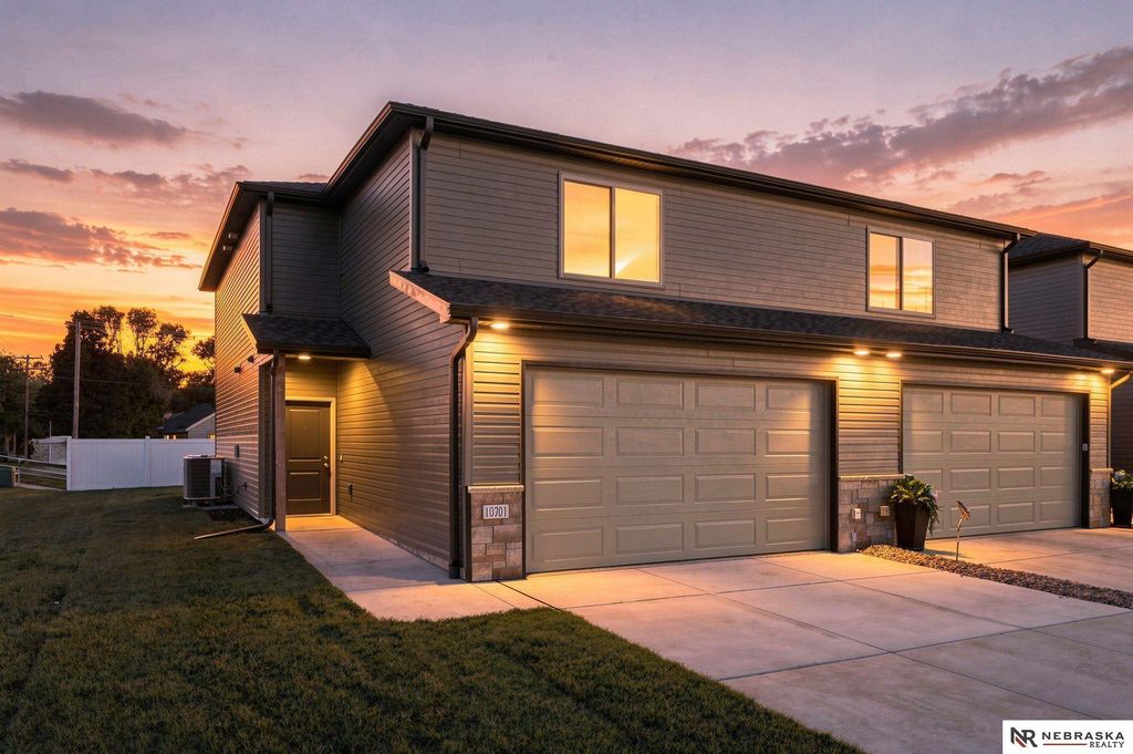 10701 N 149th Street, Waverly