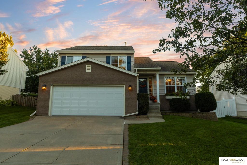 15821 Cottonwood Avenue, Omaha