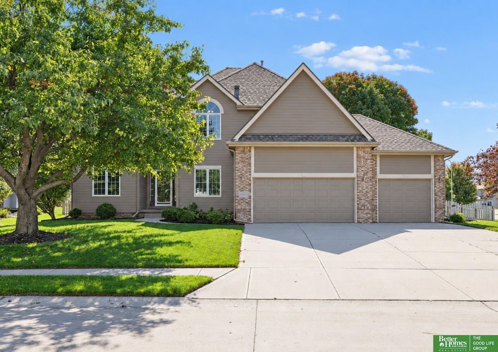 15935 Newport Avenue, Omaha