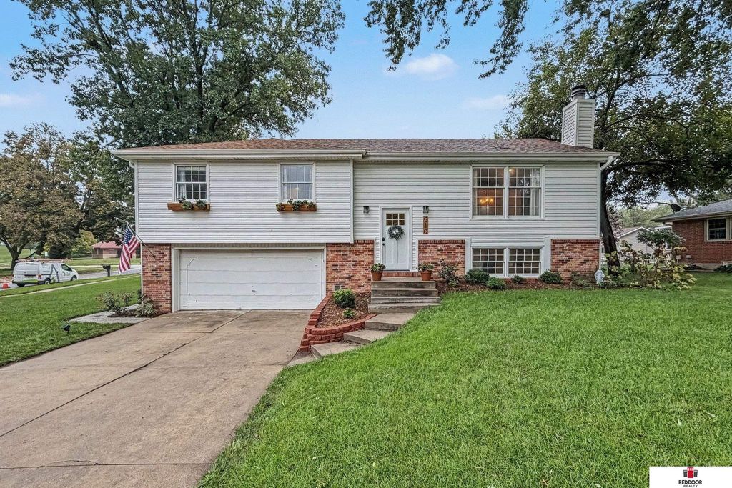 510 Leavitt Lane, Lincoln