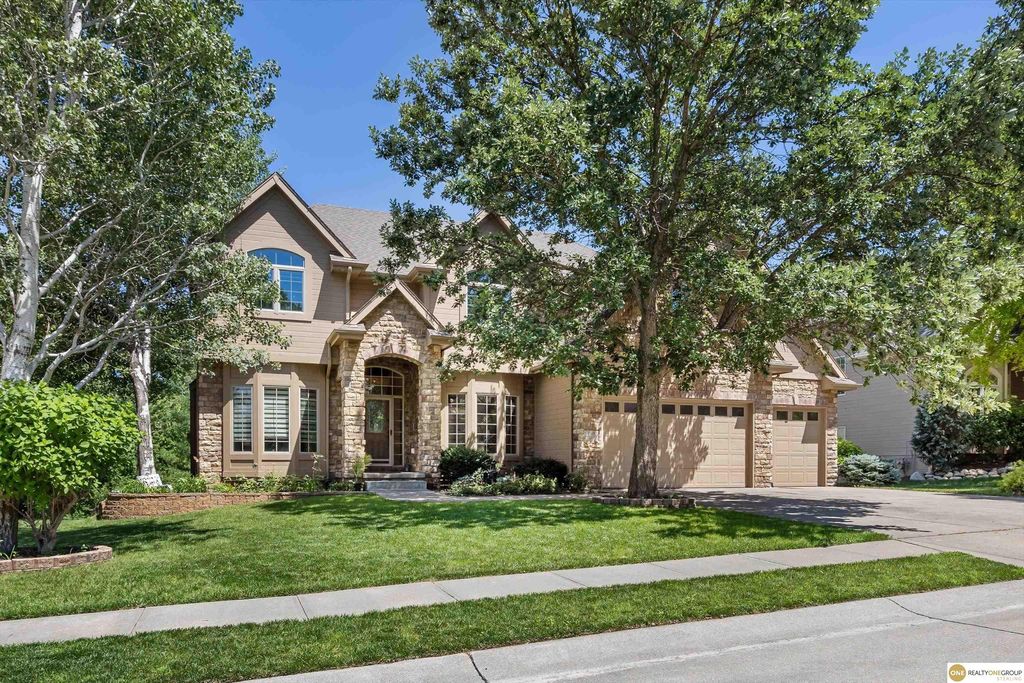 1519 S 192nd Avenue Circle, Omaha