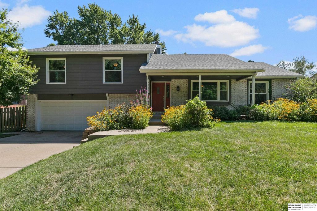 7821 Lake Street, Lincoln