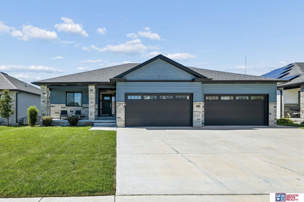 8737 S 83rd Court, Lincoln