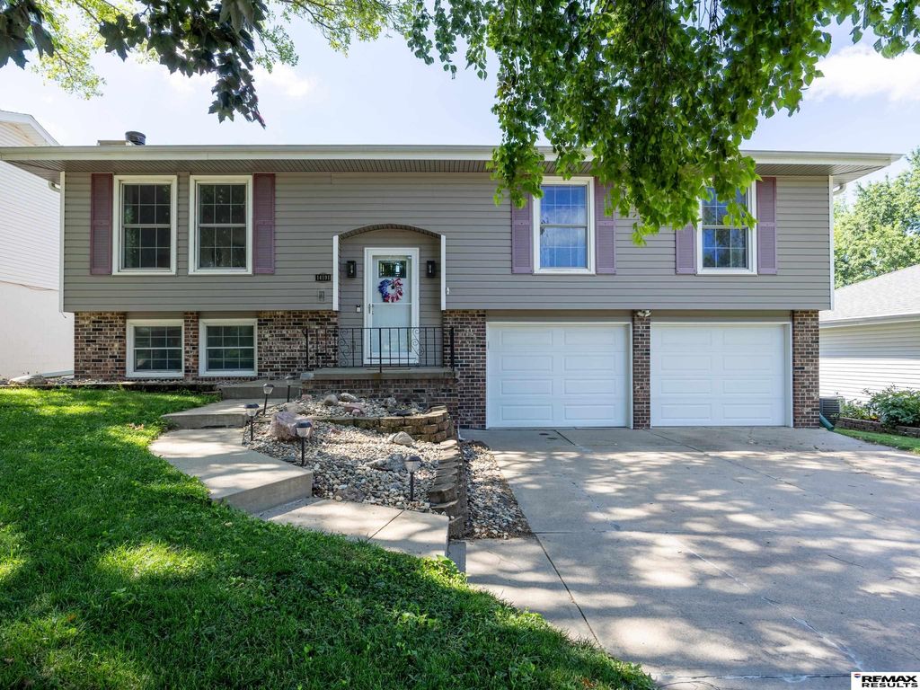 14191 Pine Street, Omaha