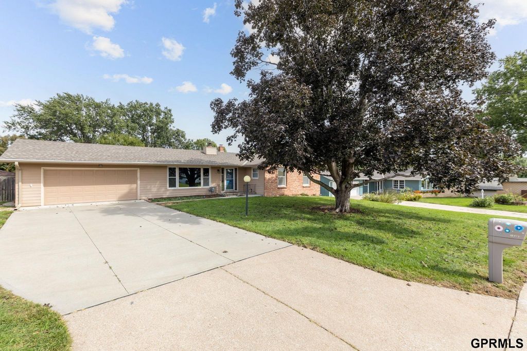 10320 Hilltop Road, Omaha