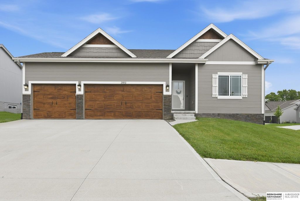21052 Monroe Street, Elkhorn