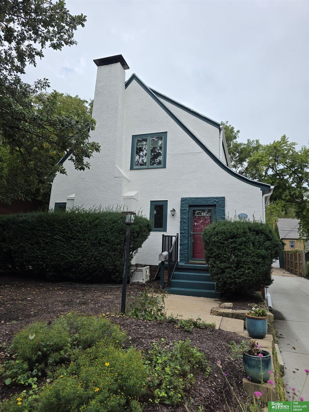 2012 N 52nd Street, Omaha