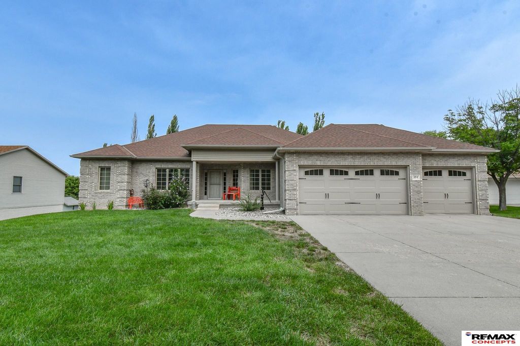 404 Grove Street, Ashland