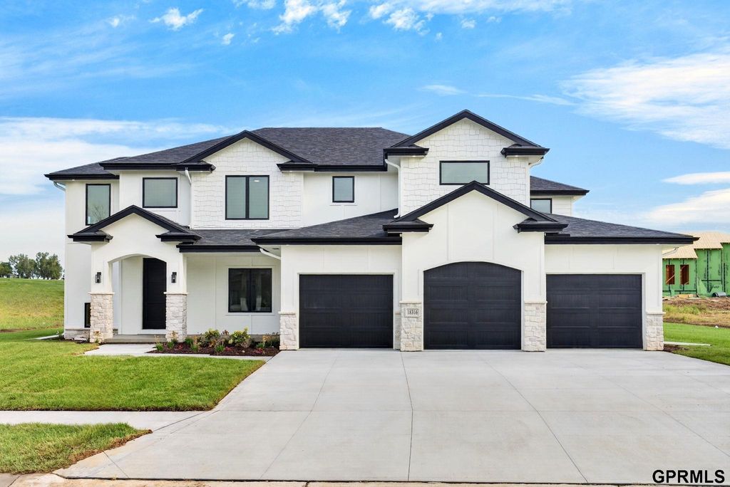 18316 Acorn Drive, Gretna