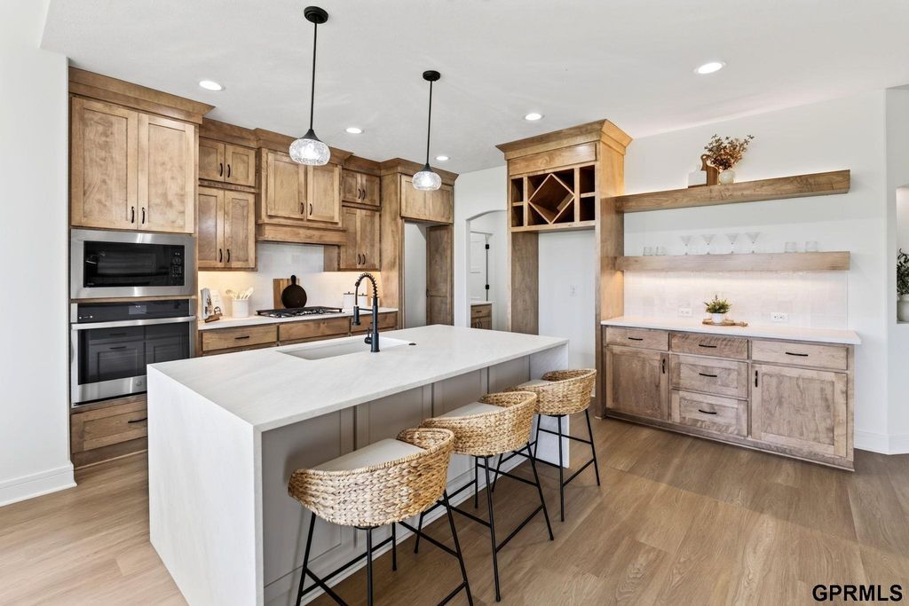 18316 Acorn Drive, Gretna
