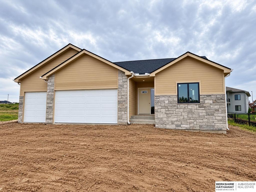 11275 S 220th Street, Gretna