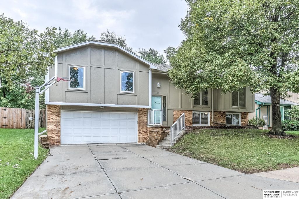 15123 Bemis Street, Omaha