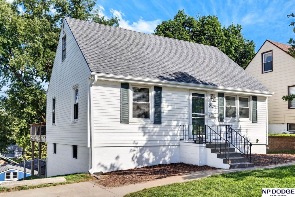 2107 S 49th Avenue, Omaha