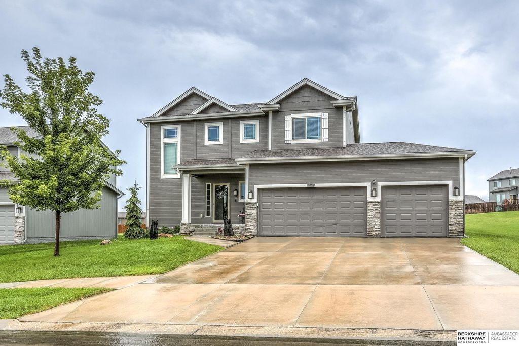 9403 S 176 Avenue, Omaha