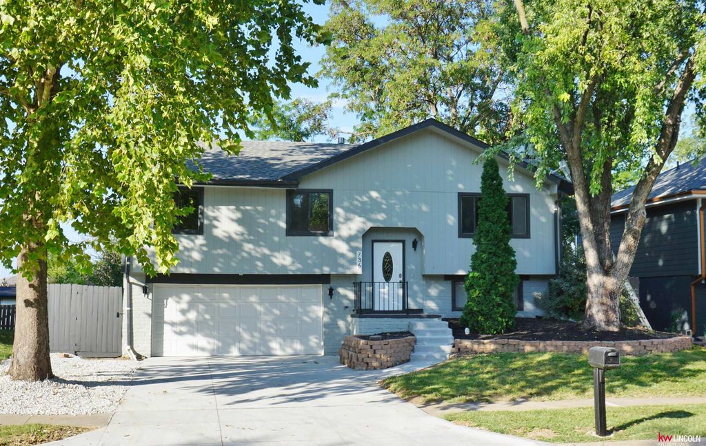 736 W Joel Street, Lincoln