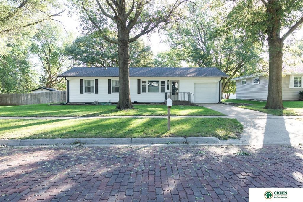 901 S Hutchins Avenue, York