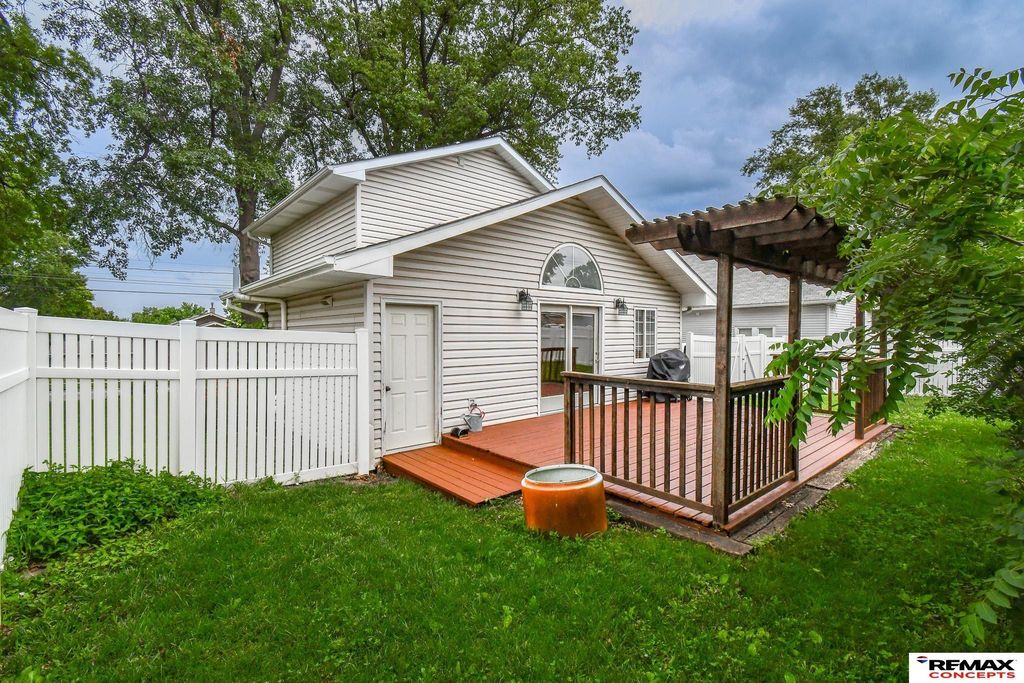 5139 Orchard Street, Lincoln