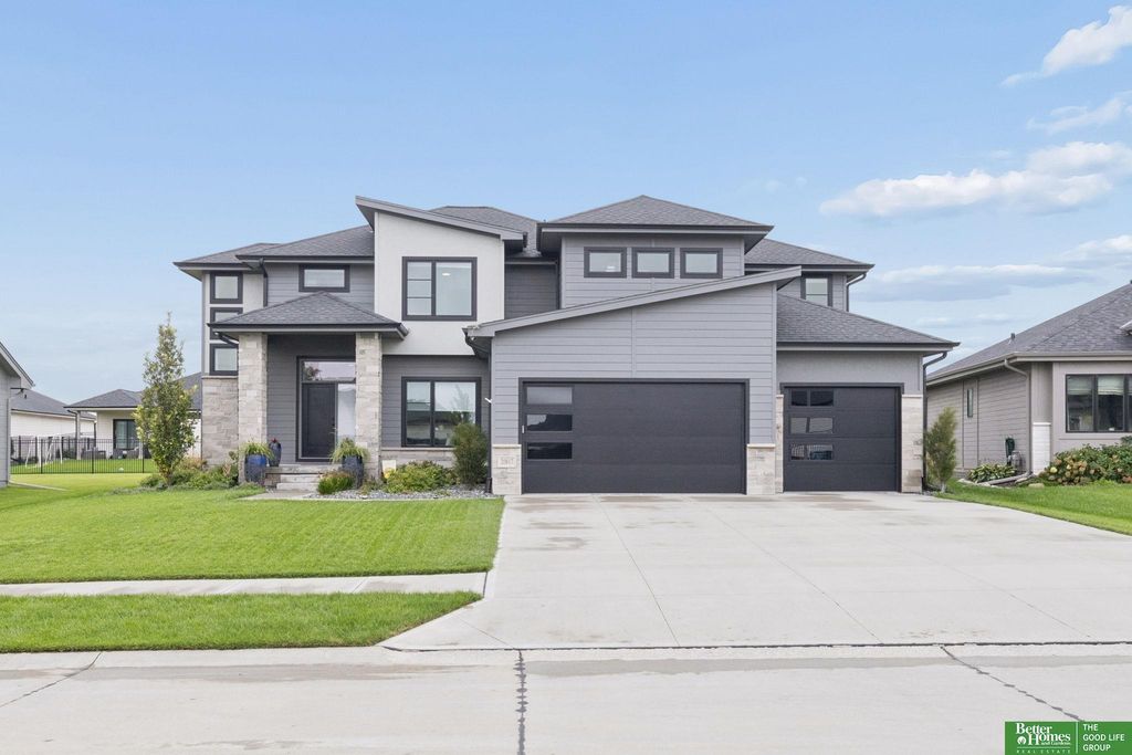20817 Hartman Avenue, Elkhorn