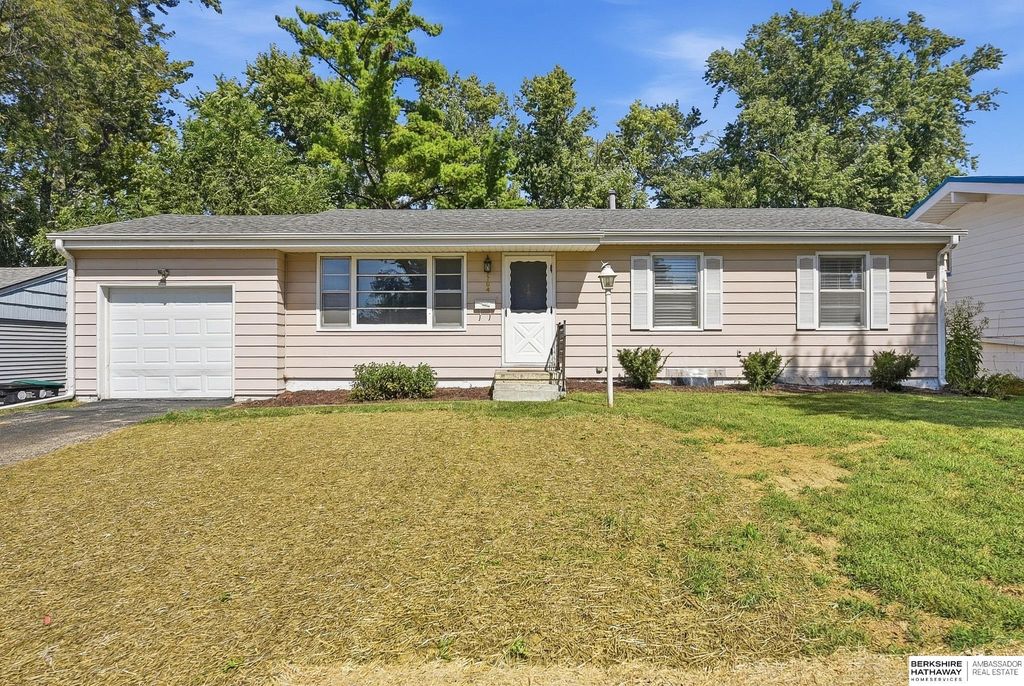 7704 Lafayette Avenue, Omaha