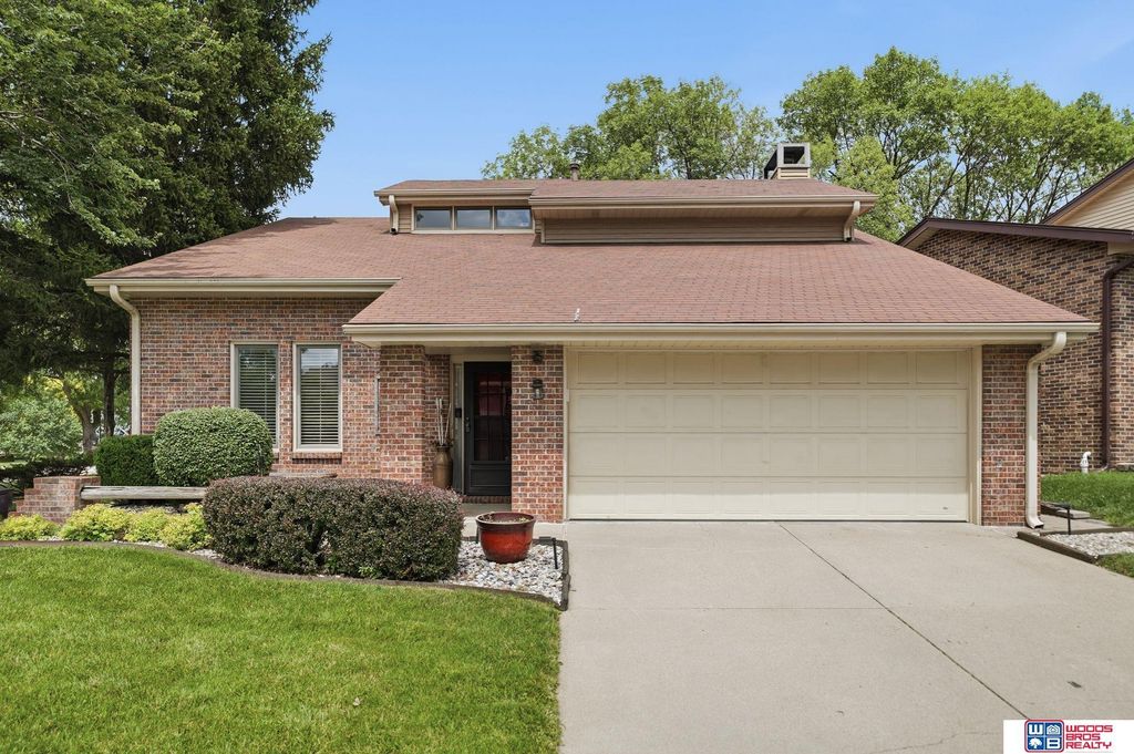 2300 S 72nd Street, Lincoln