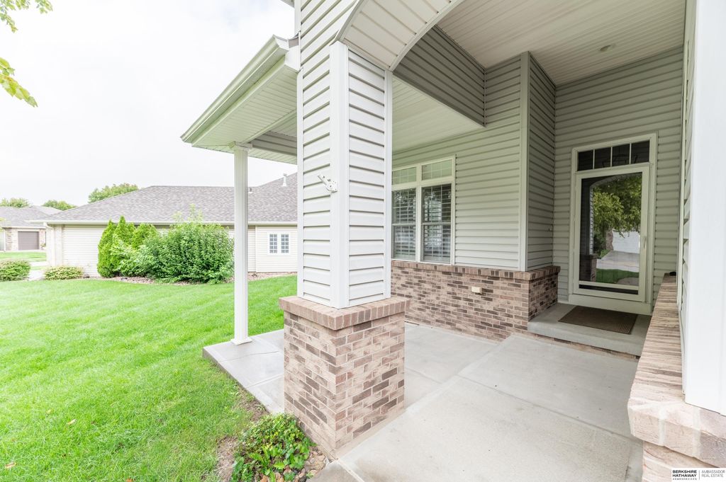 1521 S 190th Plaza, Omaha