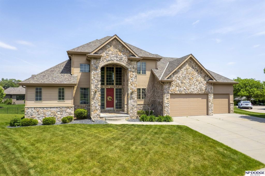7413 N 116th Avenue Circle, Omaha