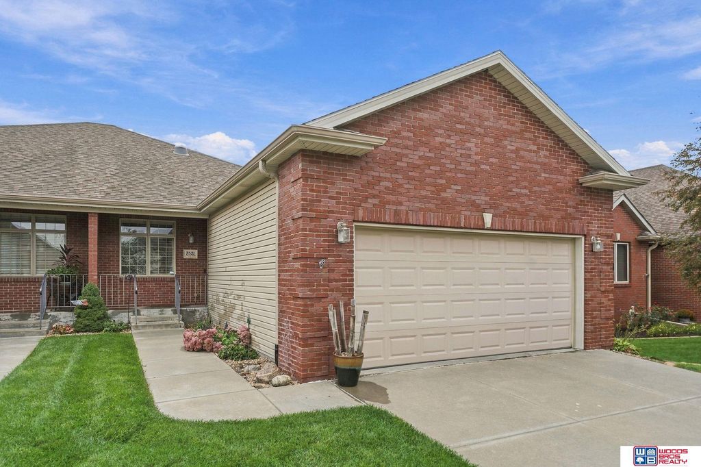 7521 Greycliff Drive, Lincoln